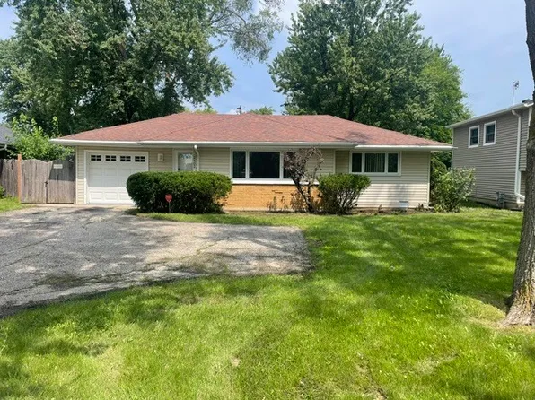 2402 E Grand Ave, Lake Villa, IL 60046