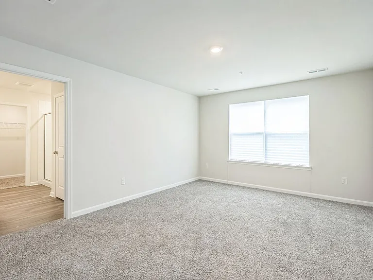 322 Forest Edge Ave — Photo 8