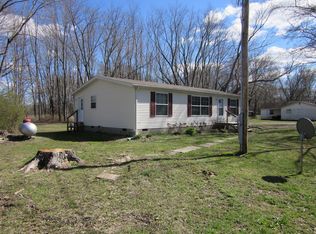 10441 N Firebaugh St, Stoy, IL 62464