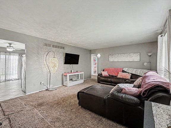 5th image of 16958 Kingsbrooke Dr #25