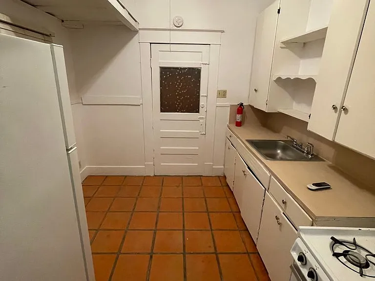 2514 Pearl St — Photo 6