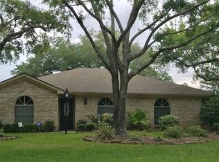 602 Crestwood Dr, Shenandoah, TX 77381