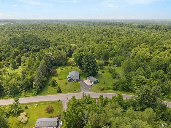 4th image of 305 Howard Rd