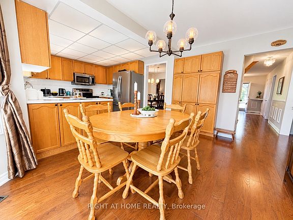 5th image of 17 Eaton St