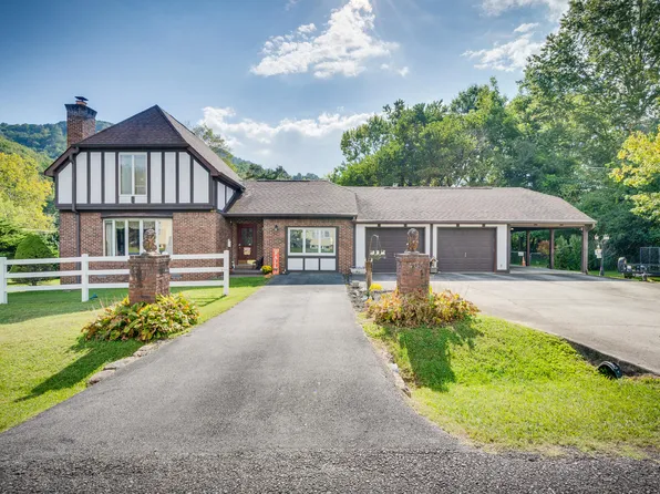 405 Wyandotte Ave W, Big Stone Gap, VA 24219