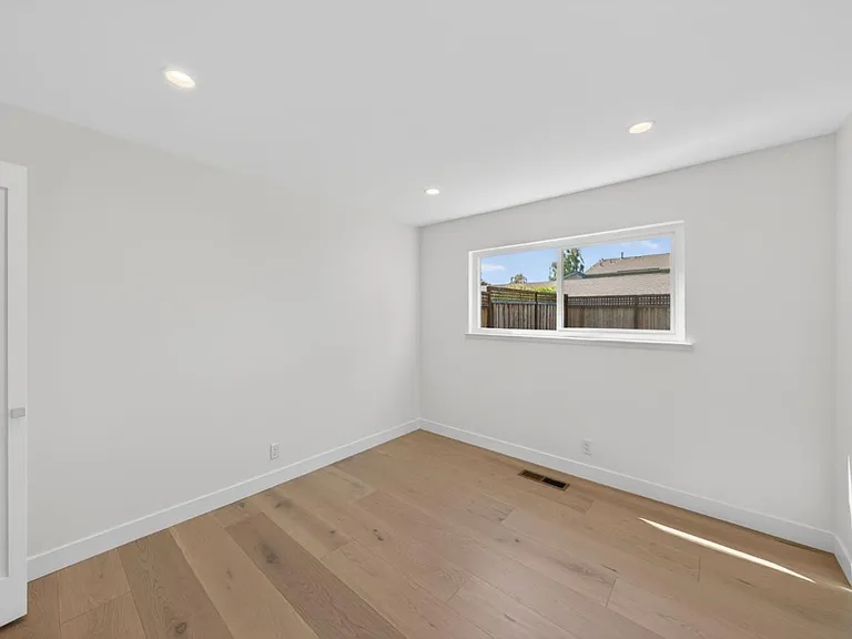 1347 Marlin Ave — Photo 36