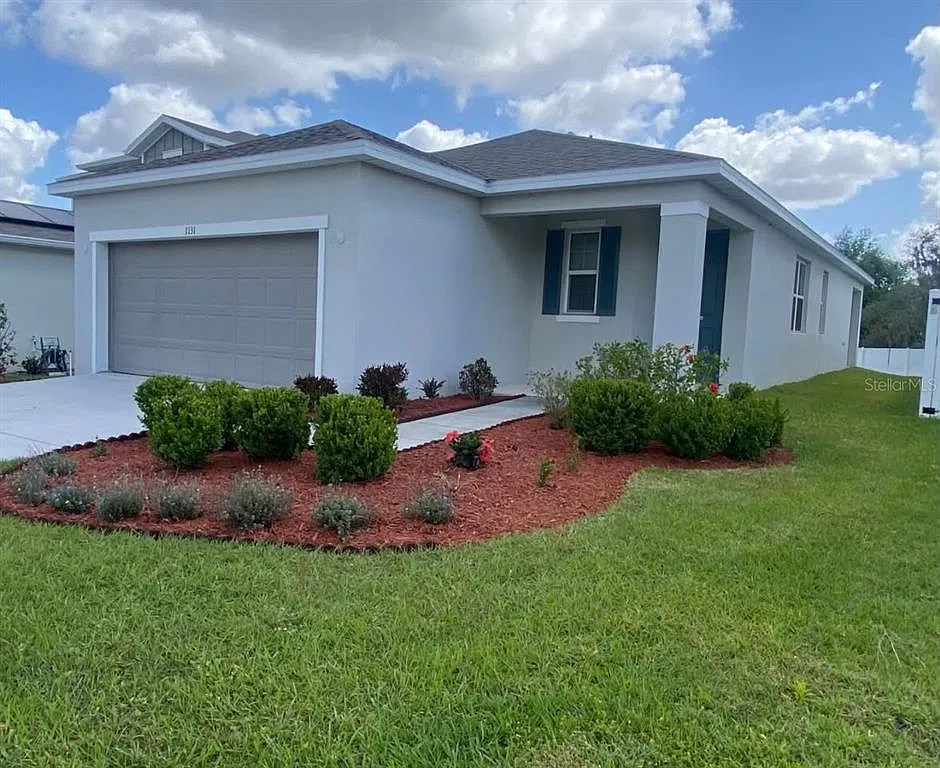 3 bed, 2.0 bath, 1584 sqft, $1,800 — Photo 1