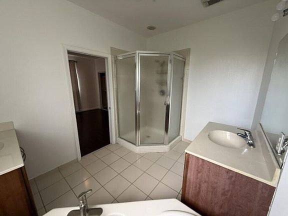 4th image of 2858 S Oasis Dr
