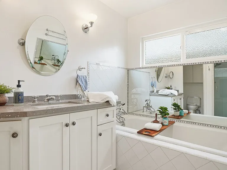 13360 Magnolia Blvd — Photo 30