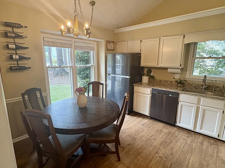 1433 Greenside Dr — Photo 10
