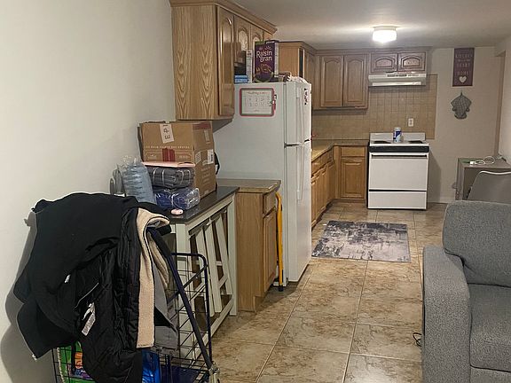 3rd image of 1855 Tomlinson Ave