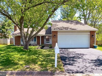 110 S Fox Rd, Sterling, VA, 20164