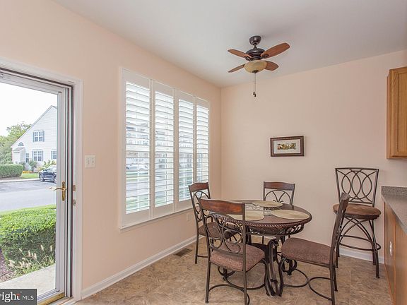 5th image of 33655 Village Dr #3