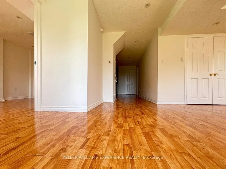 44 Alpine Cres #BASEMENT — Photo 4
