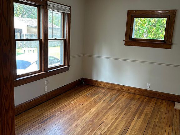 4th image of 1053 Dietz Ave
