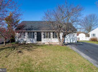 3 Buckwheat Dr, Denver, PA 17517