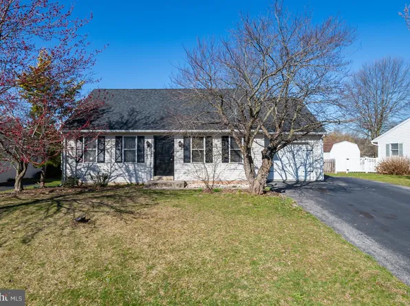 3 Buckwheat Dr, Denver, PA 17517