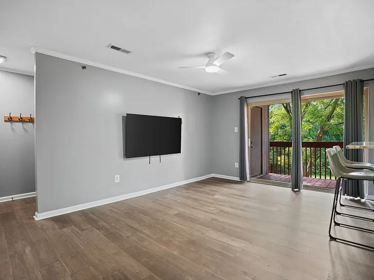 4 Cedar Valley Pl #202 — Photo 5