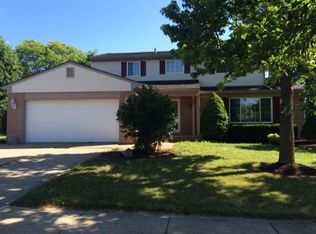 685 Willis Rd, Saline, MI 48176