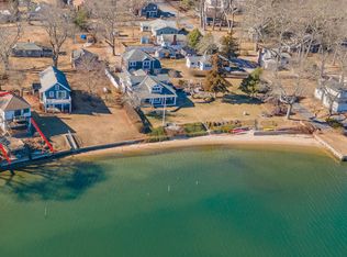 33 Saunders Dr E, Niantic, CT 06357