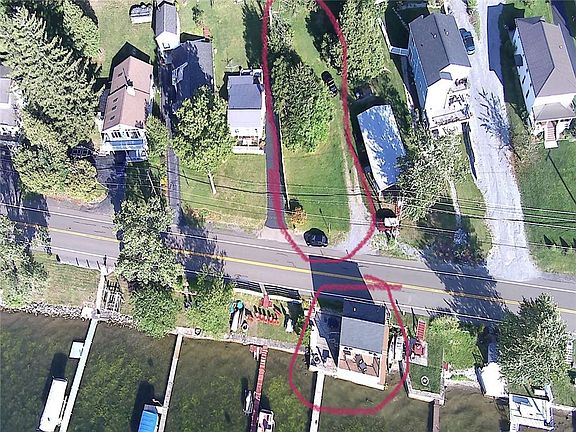 3rd image of 4480 E Lake Rd