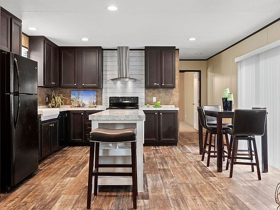 2nd image of 3201 E Expressway 83