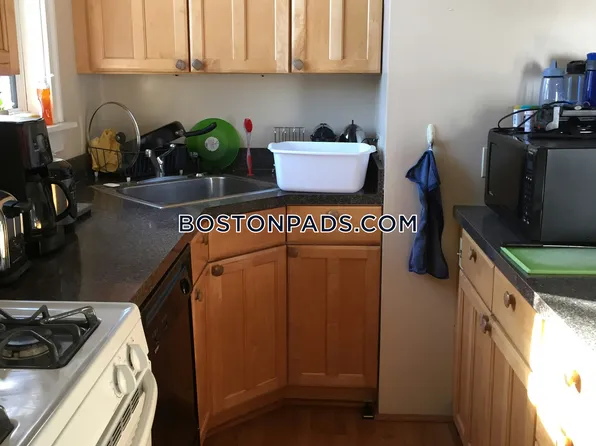 6 Saint Paul St #1, Cambridge, MA 02139