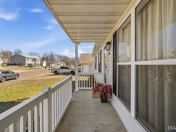 4th image of 1168 Lance St