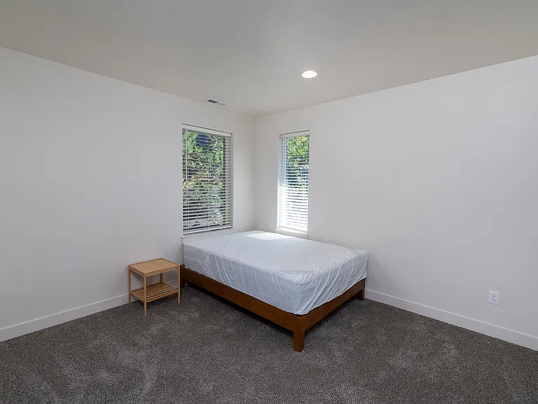 1844 SW Knoll Ave #2 — Photo 10