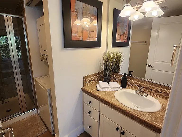 500 N St #403 — Photo 10