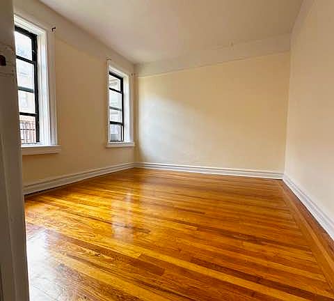 2nd image of 118 Post Ave APT 4
