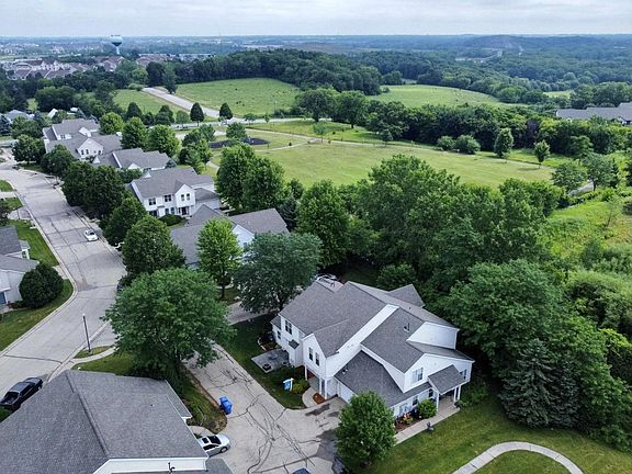 Quiet community steps from interstate 90-94