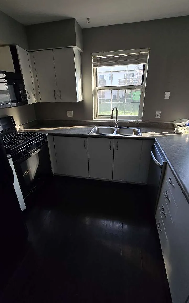2 bed, 1.5 bath, 1216 sqft, $1,650 — Photo 4