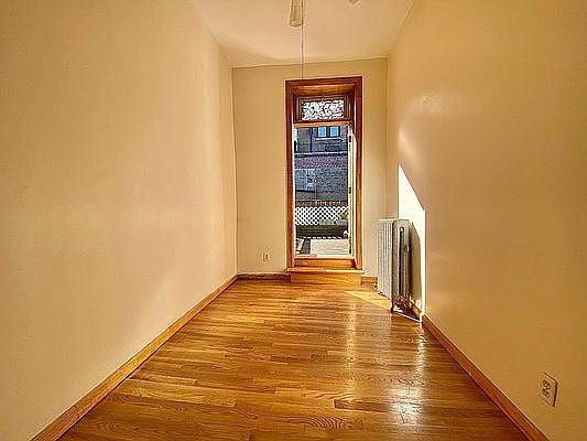 4th image of 136 W 87th St APT 4