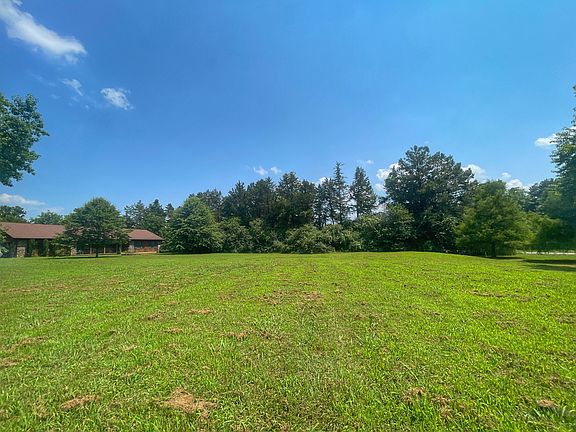 3rd image of 756 S Old Highway 64