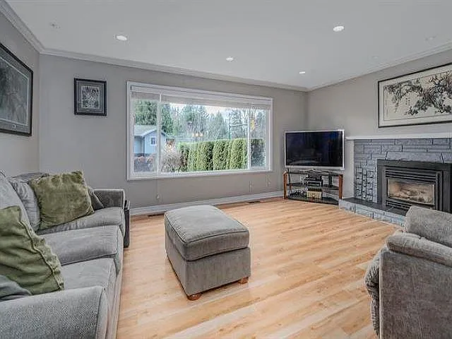 5623 9th Ave — Photo 7