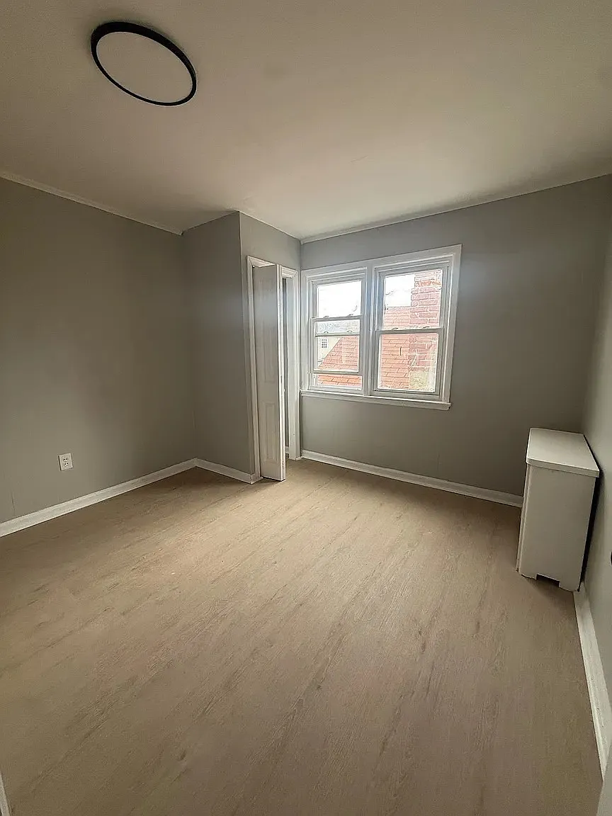 3 bed, $1,995 — Photo 3
