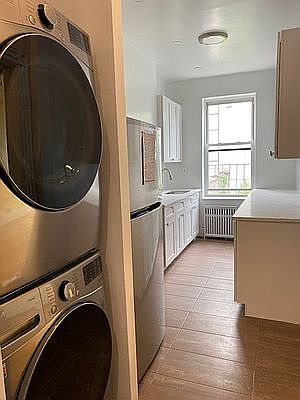 1st image of 242 Nassau Ave #3