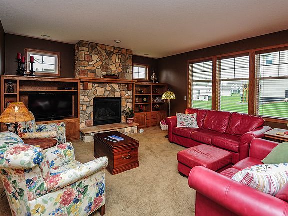 Built-ins and stone f/p.
