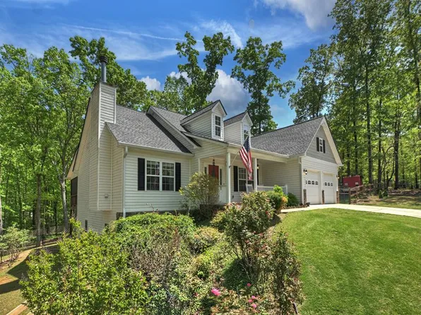 68 Old South Dr, Ellijay, GA 30540