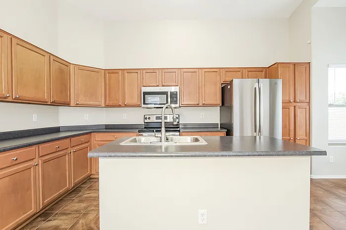 6034 N Castano Dr — Photo 6