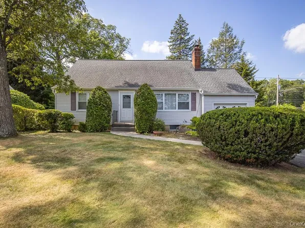 85 Lt Cox Drive, Pearl River, NY 10965