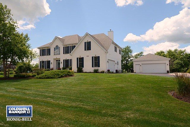 Welcome to 5753 Danielle Lane, Yorkville...Located in Fields of Farm Colony Subdivision.