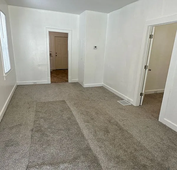 1311 E Illinois St — Photo 3