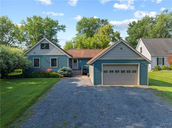 90 Krystyna Ln, Jordan, NY 13080