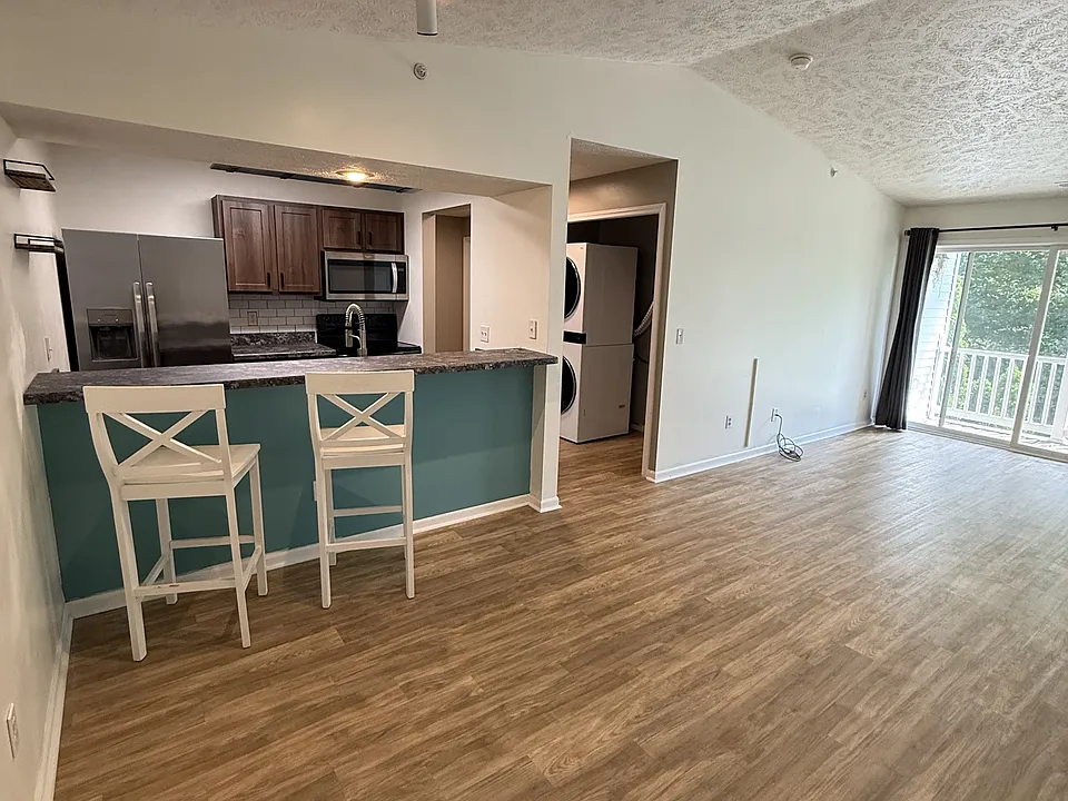 914 Carom Cir #914