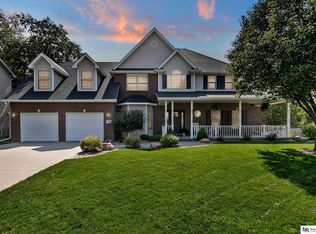 7907 Nob Hill Rd, Lincoln, NE 68516