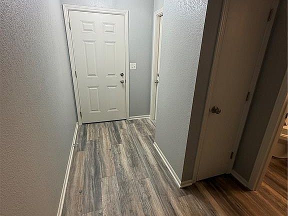 3rd image of 113 NE Greystone Dr