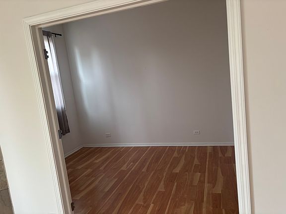 3rd image of 1920 W North Ave APT 3S