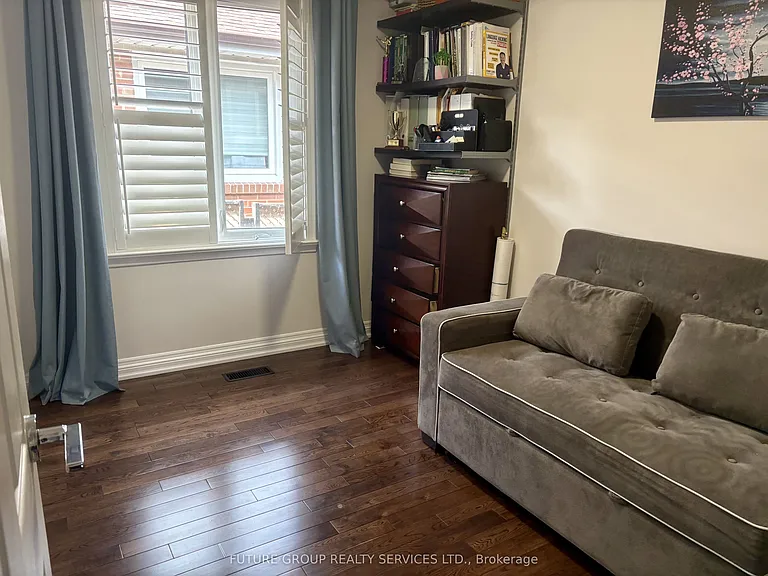 2 Fingal Pl #UPPER — Photo 8